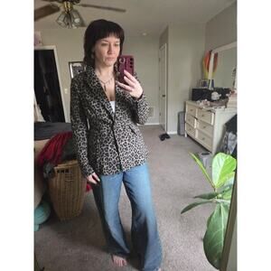 🐆 CAbi Leopard Print Blazer with Back Bow Detail – Size 8